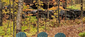 Stunning 3 bed/2bath Cottage with lake frontage. Winter ski in/out Whitecap Mtn