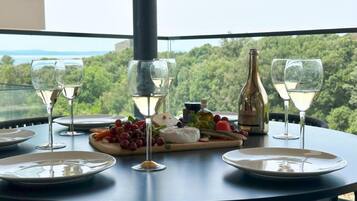 Apartment (Three-Bedroom Penthouse (The Riviera ) | Dining room