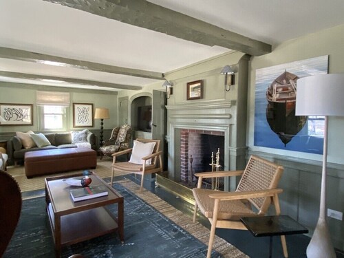 Spacious Exclusive 5-bedroom house in fabulous Chester with WiFi, AC