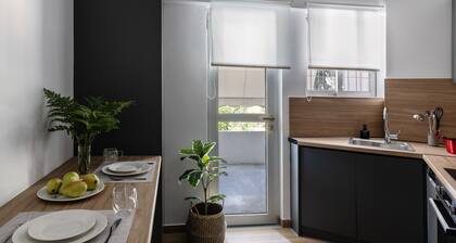 Stylish 1BR Retreat Near Alimos Beach Tram