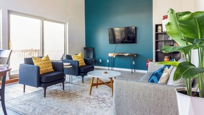 Una Smart TV, libros
