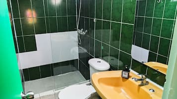 城市双床房 | 浴室 | 毛巾、肥皂、洗发水、卫生纸