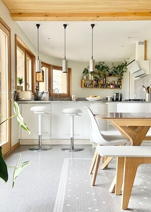 Refrigerador, horno, parrilla de estufa y lavavajillas 