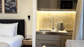 1 makuuhuone, silitysrauta/-lauta, internet, vuodevaatteet