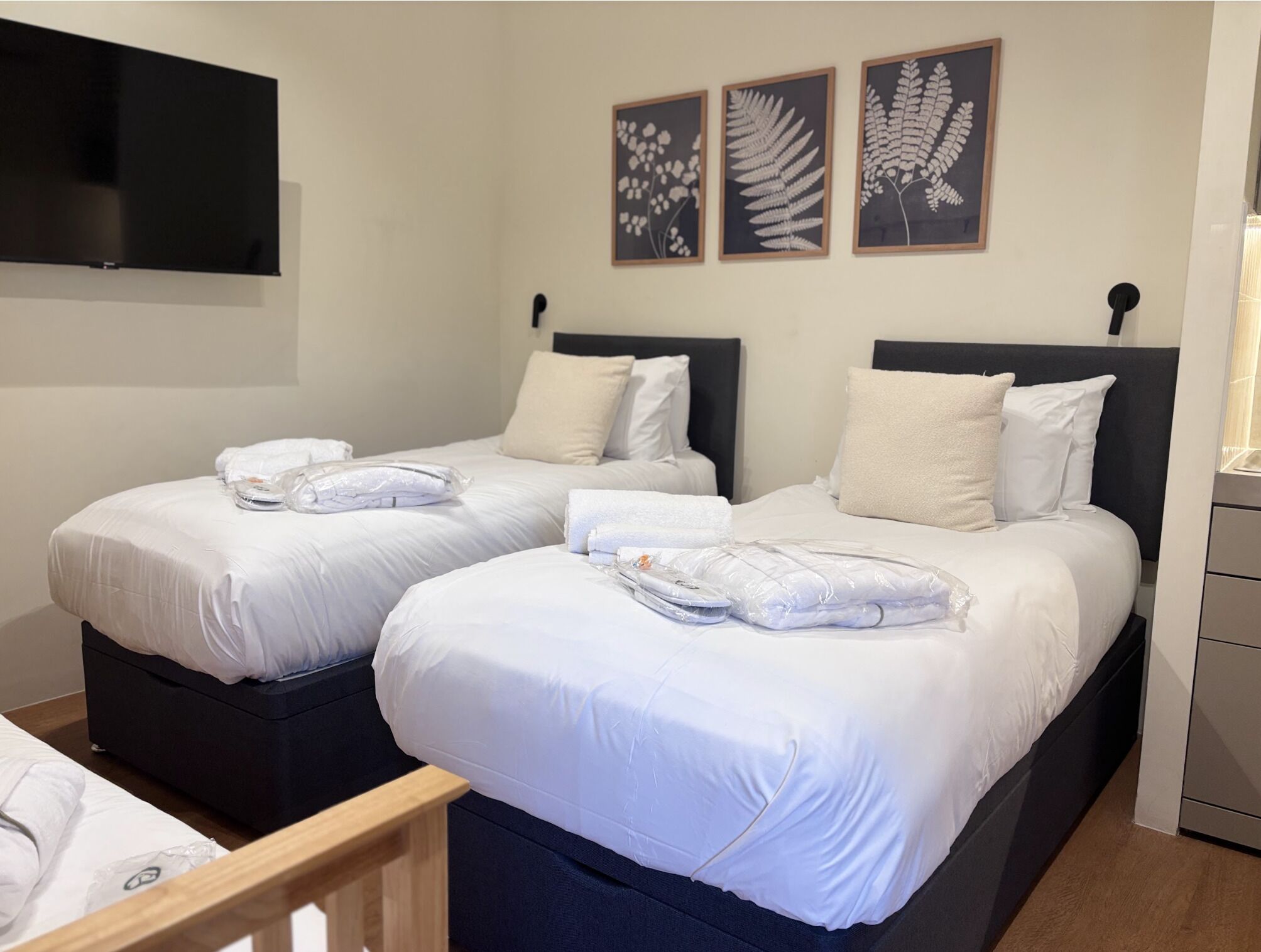 1 bedroom, iron/ironing board, internet, bed sheets