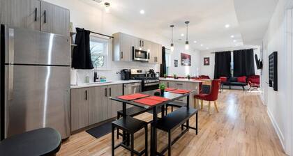Modern 3 BR Apt - 5 Mins to Downtown Sleeps 10