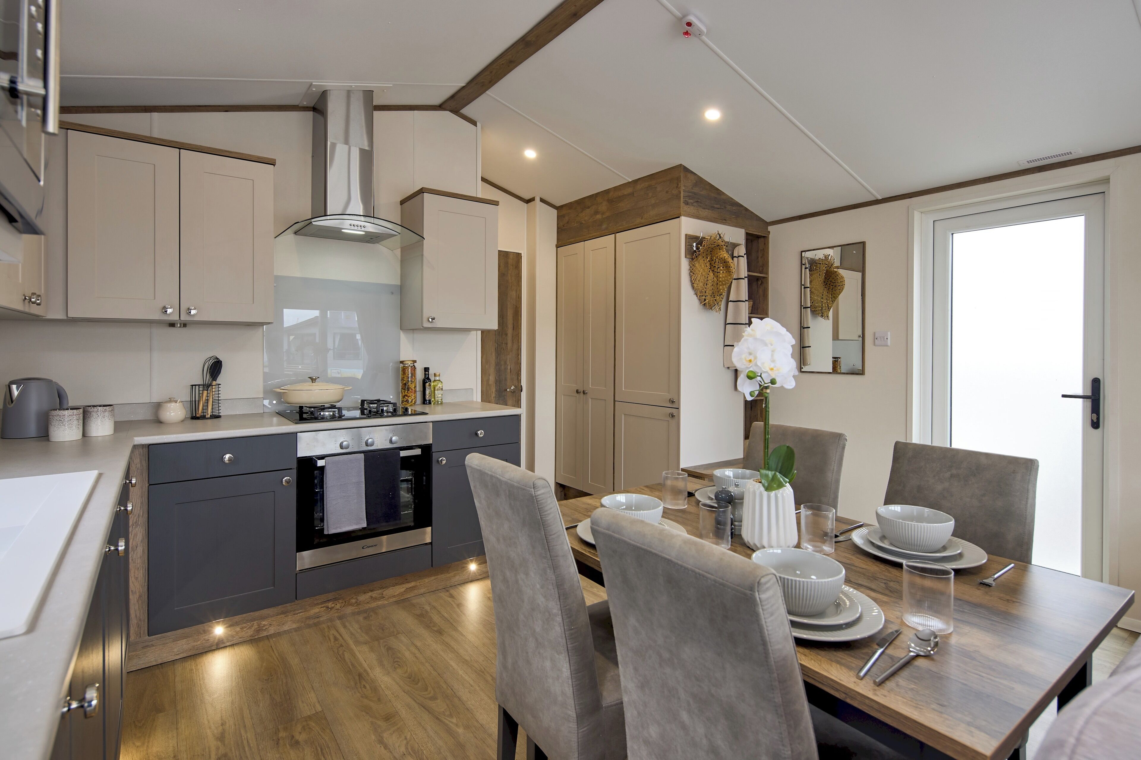 Réfrigérateur, cafetière/bouilloire