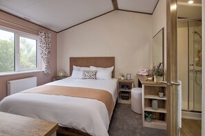 2 bedrooms, bed sheets