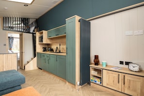 Réfrigérateur, cafetière/bouilloire