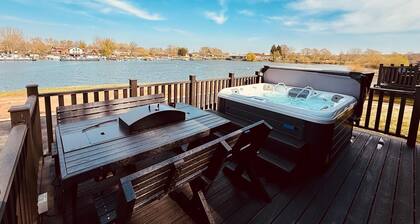 Azure Horizons - Retreat Hot Tub Glamping Pod 05