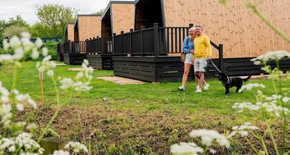 Azure Horizons - Brook Glamping Pod Pet GV19