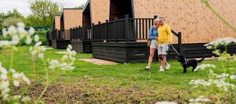 Azure Horizons - Brook Glamping Pod Pet GV19