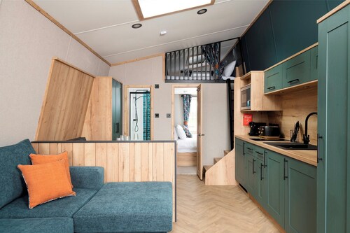 Azure Horizons - Brook Glamping Pod Pet GV19
