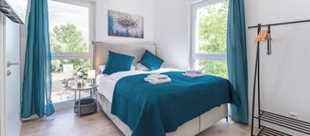 Lit Living-Luxury-Box Spring - Parking