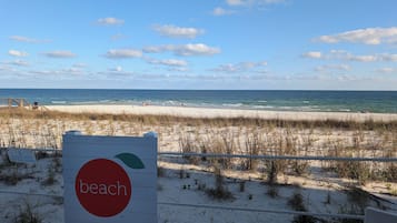 Liegestühle, Strandtücher