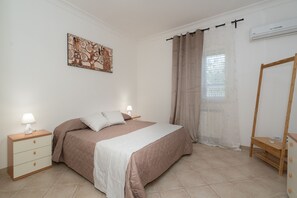 3 bedrooms, iron/ironing board, free WiFi, bed sheets - Villa Cecilia Comfort (Sciacca)