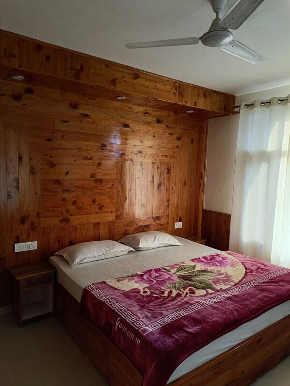 Deluxe Room, Balcony, Mountain View | Free WiFi - New Himank Homestay (Manali)