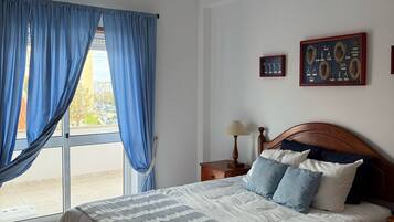 2 makuuhuonetta, silitysrauta/-lauta, Wi-Fi, vuodevaatteet