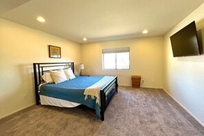 3 slaapkamers, een bureau, wifi, beddengoed