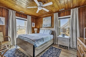 5 bedrooms, travel crib, free WiFi, bed sheets