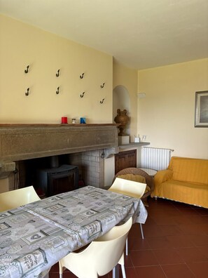Dining - Panoramic apartment overlooking Florence, with garden, private loggia and car parking space (Toscana)