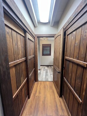 Interior - 3 br  3 bath spacious home 1 mi from Robbinsville with WiFi, AC and 2 car garage (Robbinsville)