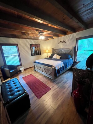 3 bedrooms, iron/ironing board, WiFi, bed sheets - 3 br  3 bath spacious home 1 mi from Robbinsville with WiFi, AC and 2 car garage (Robbinsville)