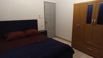 3 bedrooms, WiFi, bed sheets