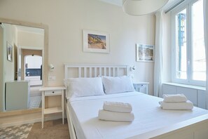 Appartement (1 Bedroom) | 1 chambre, fer et planche Ă repasser, draps fournis