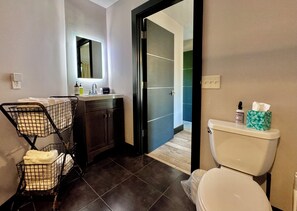 Shower, hair dryer, towels, soap - Two Luxe Lofts, One Perfect Stay  Walk Everywhere (Douglas)