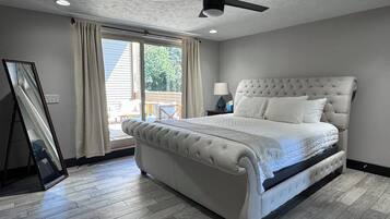 7 bedrooms, desk, iron/ironing board, travel crib