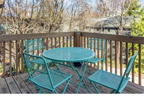 Outdoor dining - Two Luxe Lofts, One Perfect Stay  Walk Everywhere (Douglas)