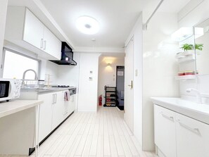 Fridge, microwave, stovetop, electric kettle - near Ikebukuro Itabashi Ward Office Station, cherry blossom viewing during the season (板橋区仲宿)