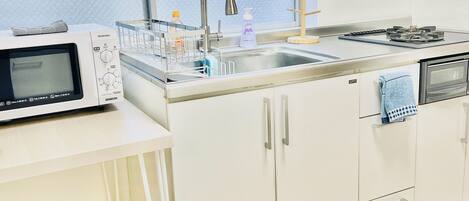 Fridge, microwave, stovetop, electric kettle