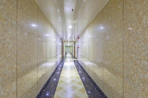 Guangzhou Business Hotel (Shangxiajiu Pedestrian Street Changshou Road Subway Station Branch)
