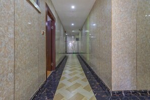 Interior - Guangzhou Business Hotel (Shangxiajiu Pedestrian Street Changshou Road Subway Station Branch) (Guangzhou)