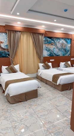 Cofres nos quartos, escrivaninha, espaƧo de trabalho para notebook