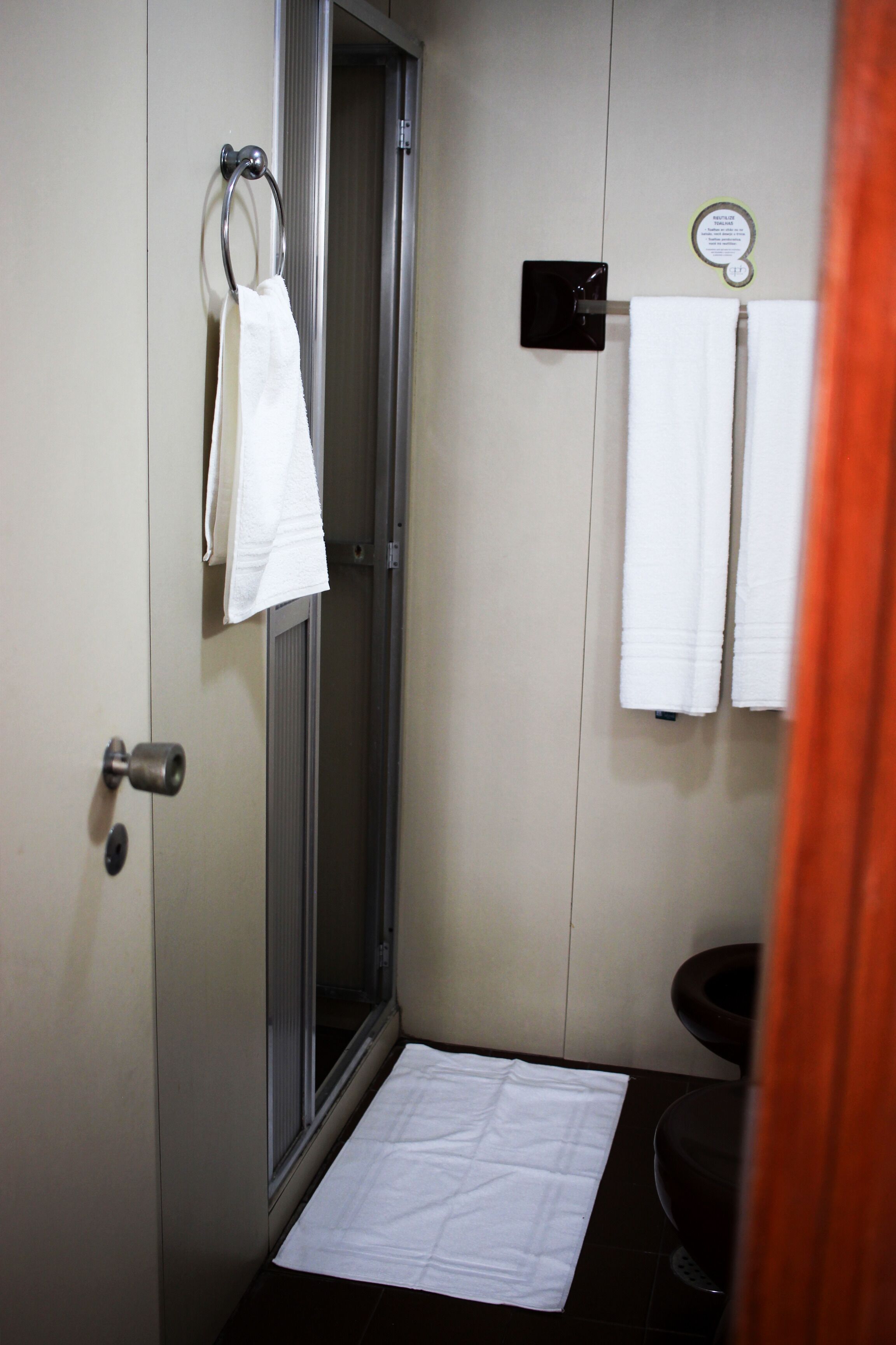 Quarto triplo | Banheiro | Chuveiro, secador de cabelo, toalhas de banho, sabonete