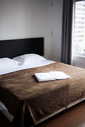 Laptop workspace, free WiFi - Letto Business (Porto Alegre)