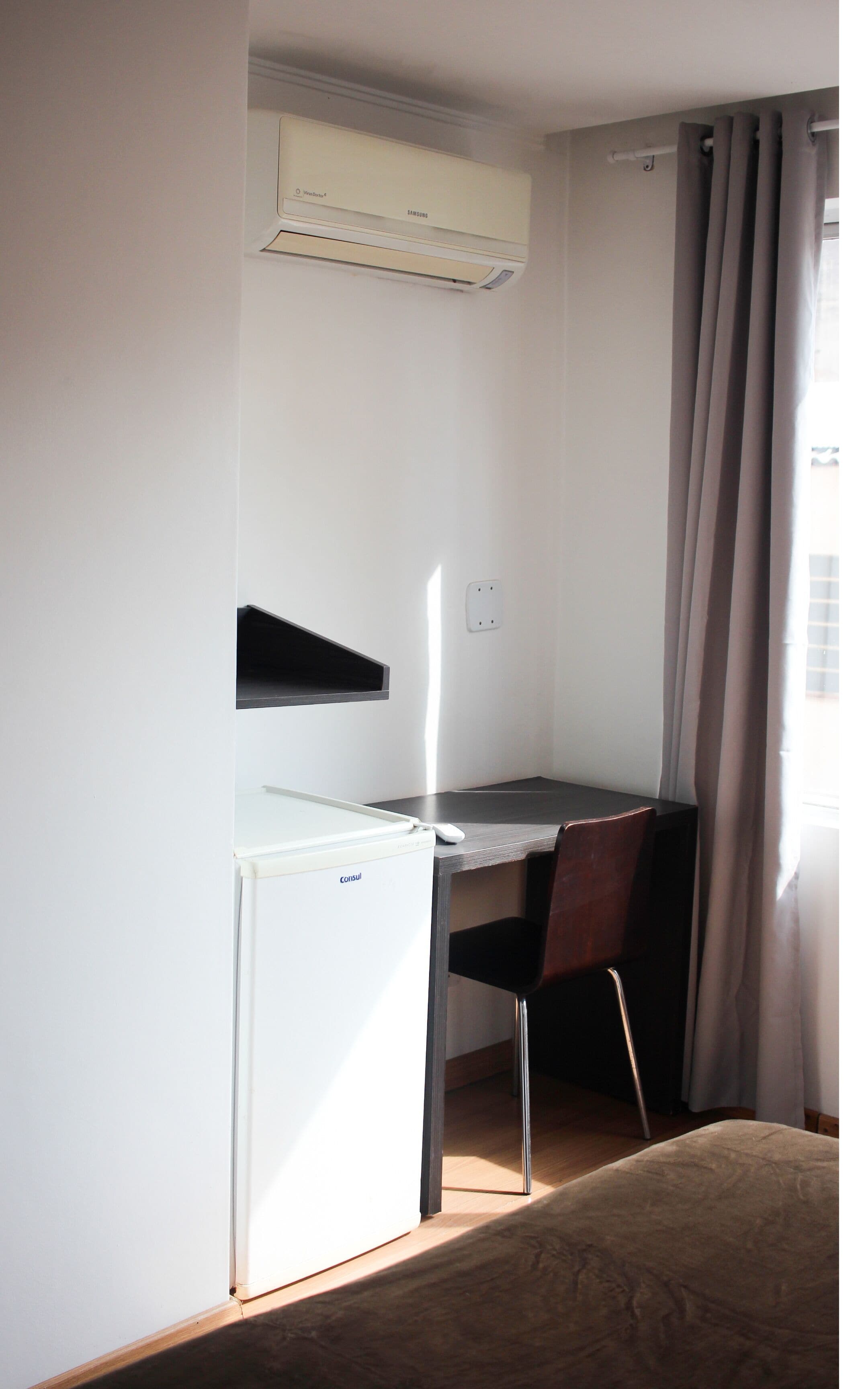 Triple Room | Laptop workspace, free WiFi