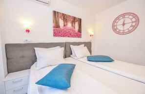 1 bedroom, iron/ironing board, WiFi, bed sheets