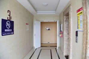 Unclassified image, 4 of 34, button - Huizhou Shuangyuewan Yujian Haijing Dujia Gongyu (Huidong)