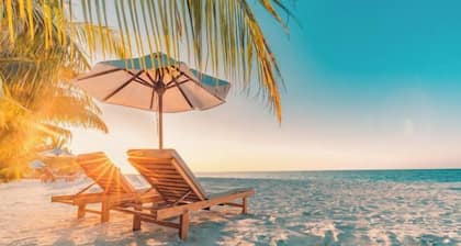 Huizhou Shuangyuewan Yujian Haijing Dujia Gongyu