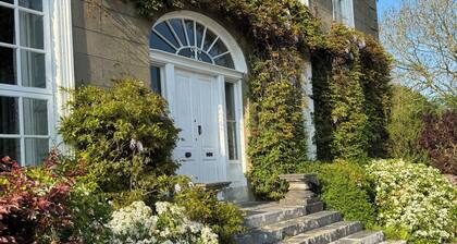 The Gortnagros - Charming 1-bedroom apartment at The Courtyard Mallow