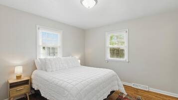 3 dormitorios, tabla de planchar con plancha, wifi gratis y ropa de cama