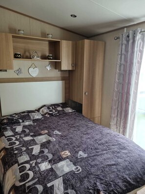 3 chambres, fer et planche à repasser, lit parapluie, Wi-Fi