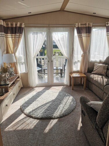 Private Caravan to Hire - Marton Mere Haven Holiday Village