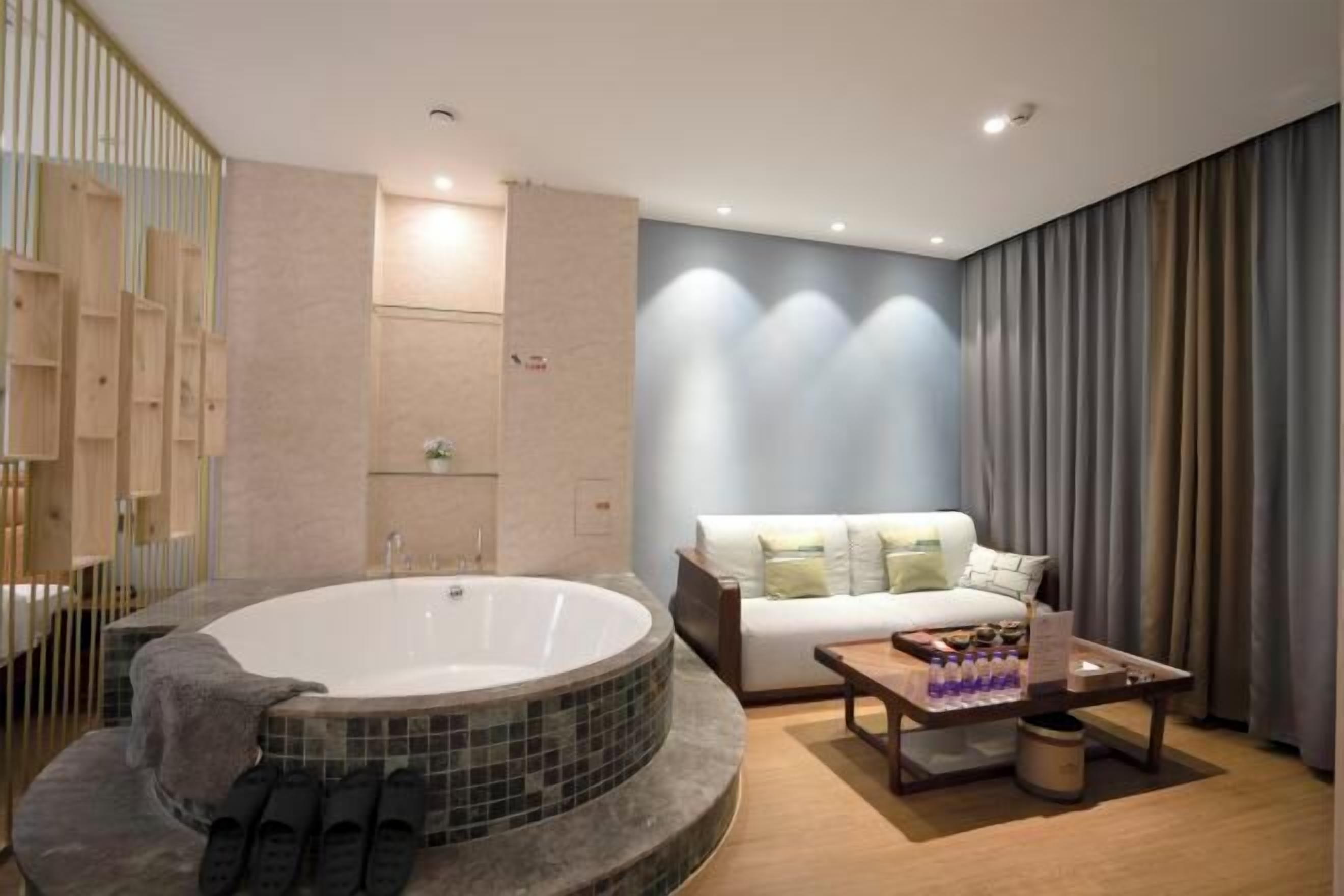 Tempat tidur bayi