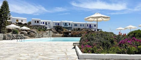 Seasonal outdoor pool