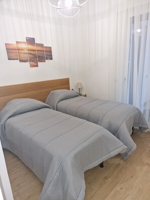 3 bedrooms, iron/ironing board, travel crib, free WiFi